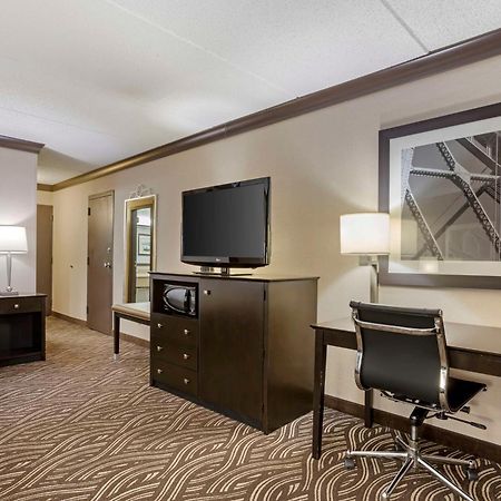 Best Western Plus Kingston Hotel And Conference Center Exterior photo