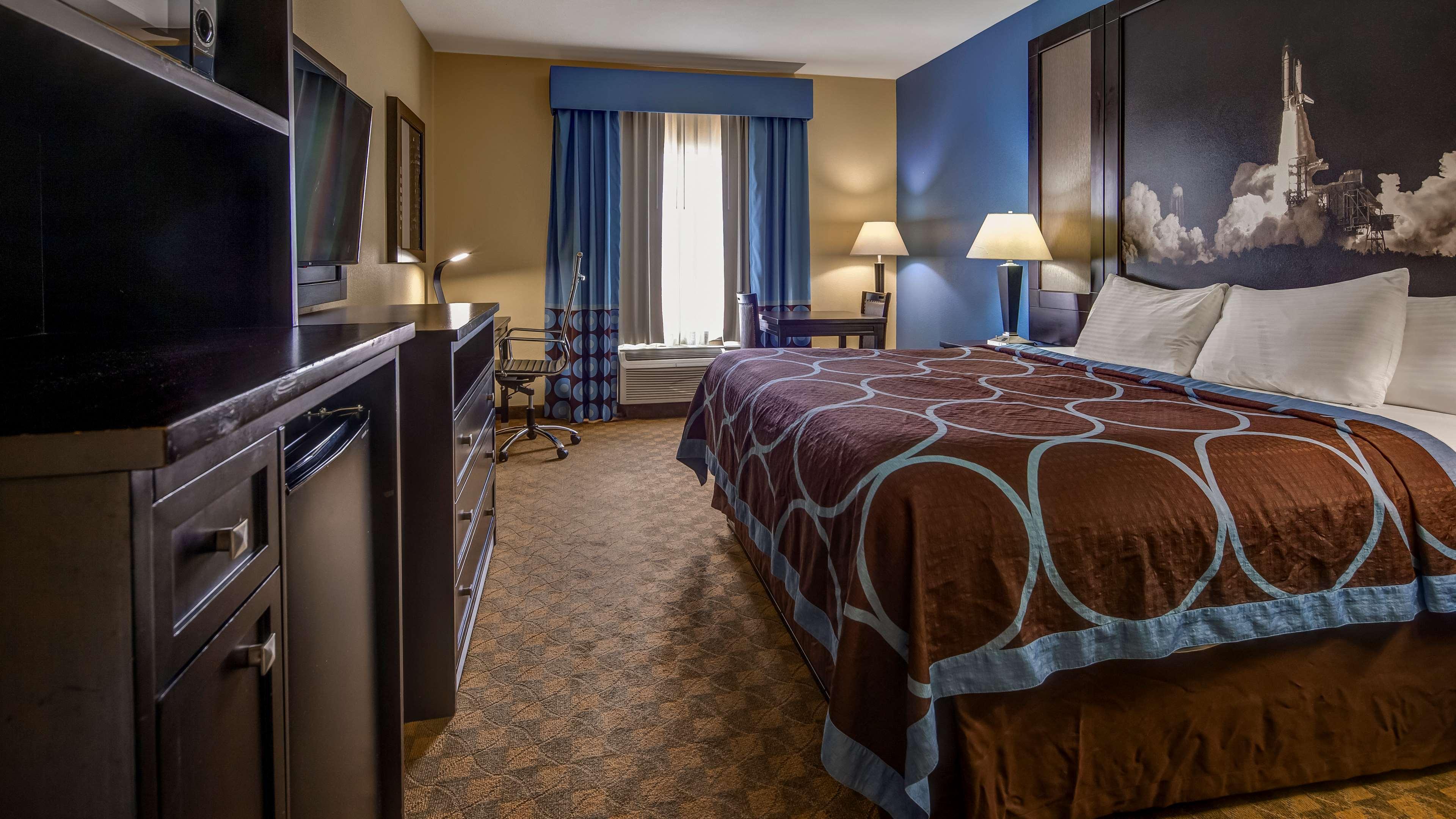 Best Western Plus Kingston Hotel And Conference Center Exterior photo