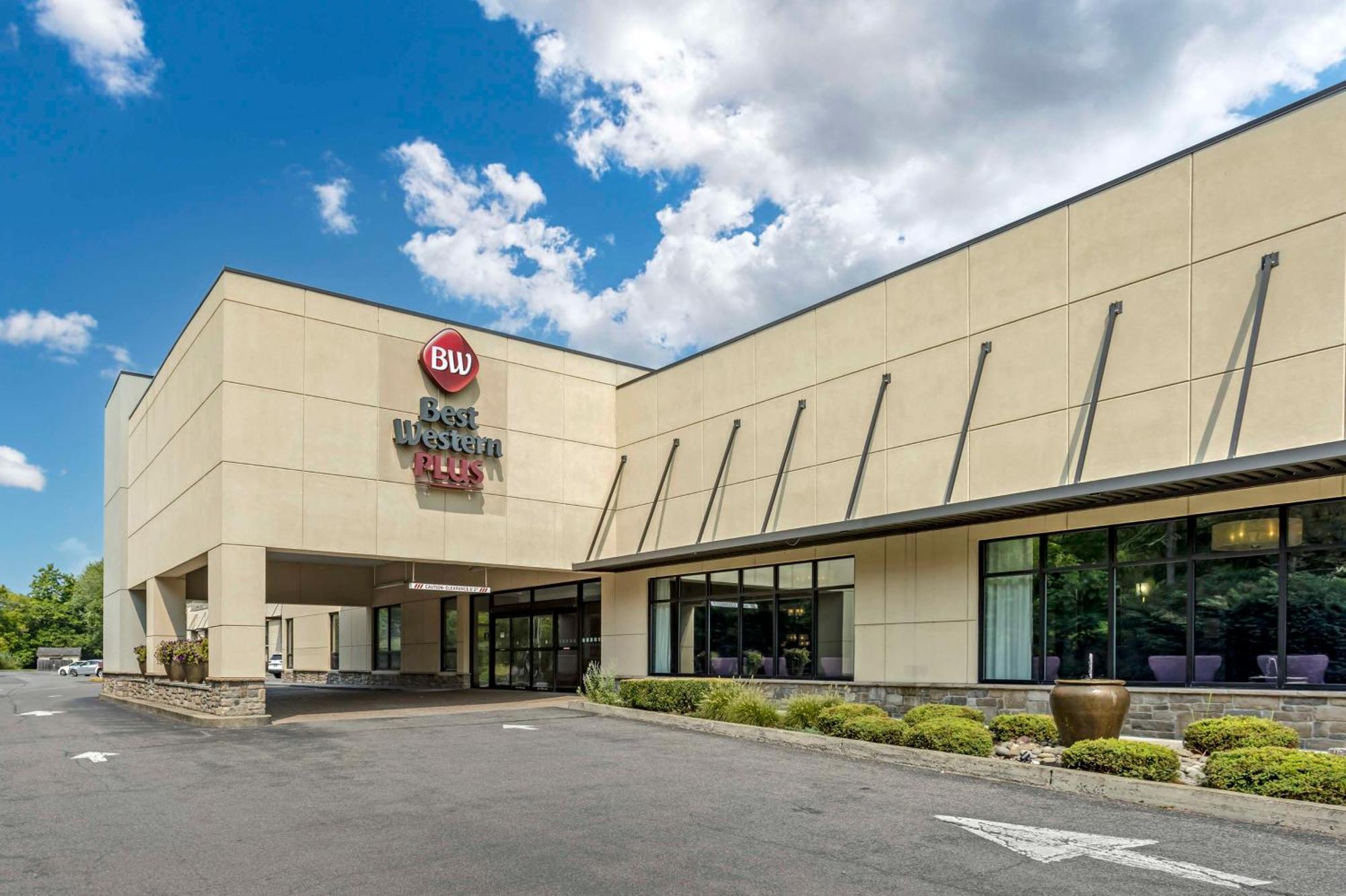Best Western Plus Kingston Hotel And Conference Center Exterior photo
