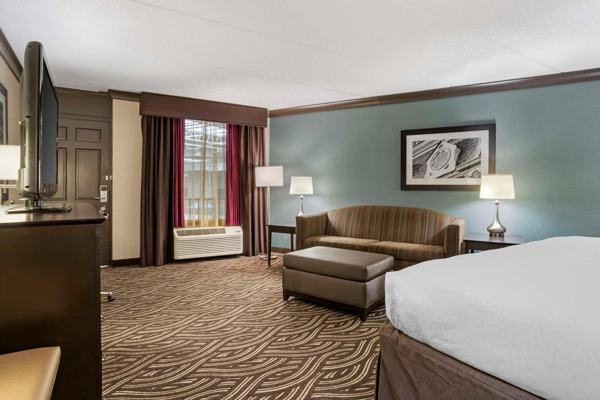 Best Western Plus Kingston Hotel And Conference Center Exterior photo