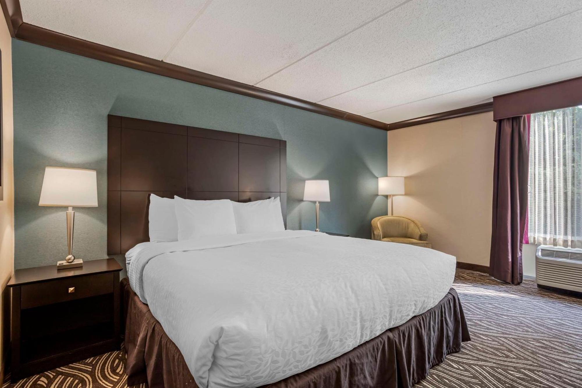 Best Western Plus Kingston Hotel And Conference Center Exterior photo