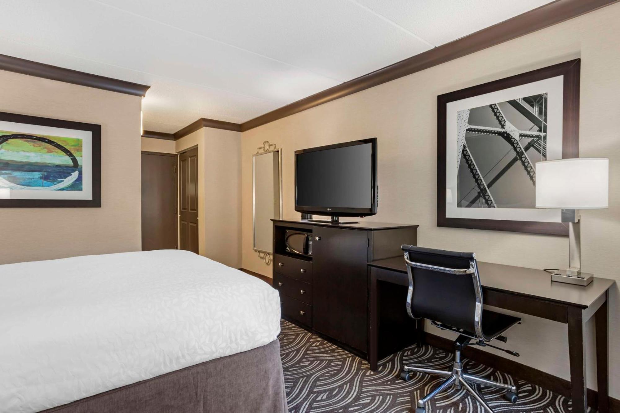 Best Western Plus Kingston Hotel And Conference Center Exterior photo